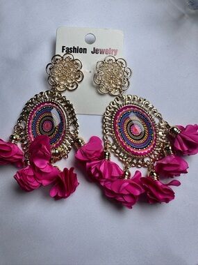 4.75” Fashion Jewelry Gold & Hot Pink Floral Tassel Earrings